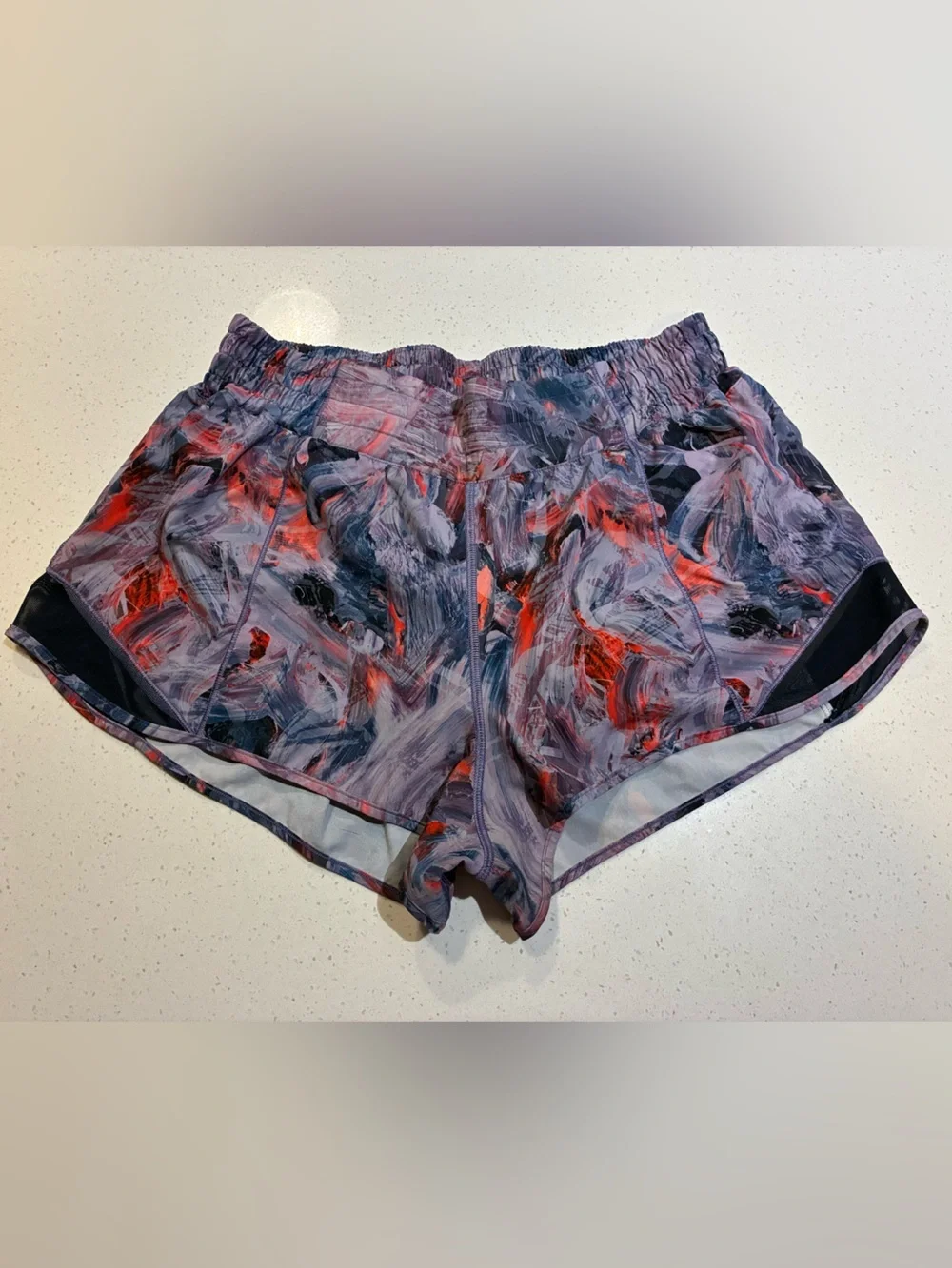 Lululemon Hotty Hot High-Rise Lined Short 2.5